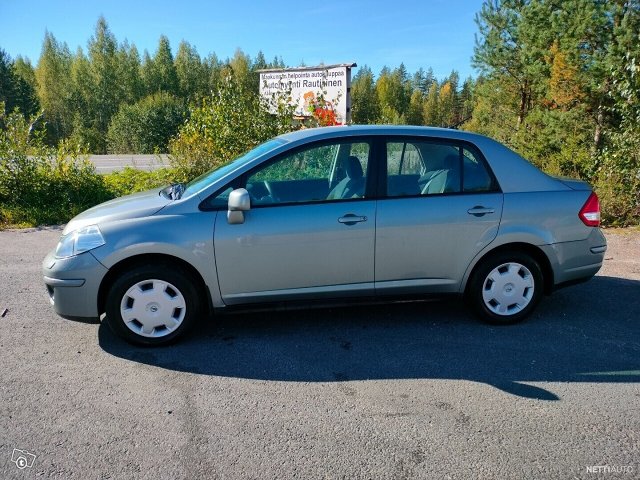 Nissan Tiida 2