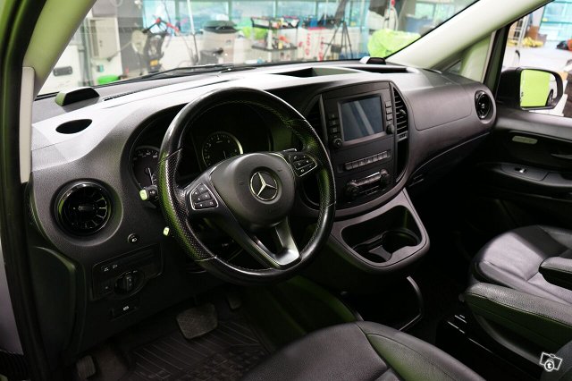 Mercedes-Benz Vito 11