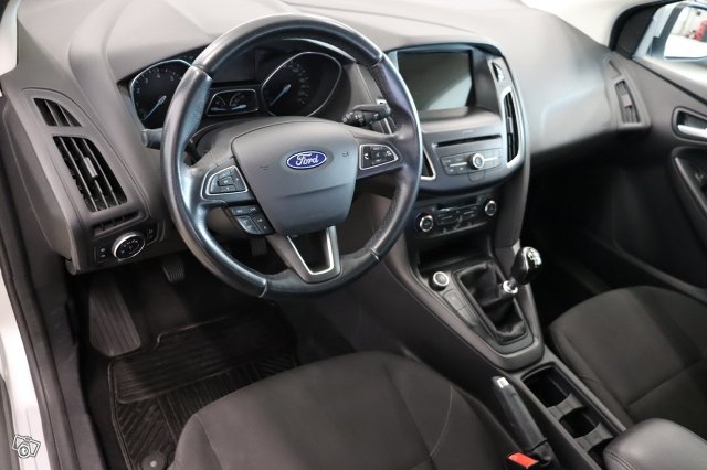 Ford Focus 11