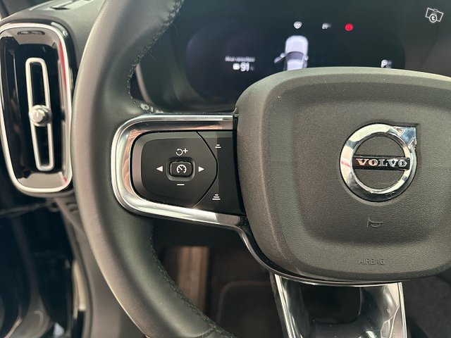 Volvo XC40 18