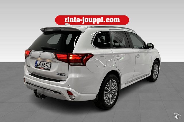 Mitsubishi Outlander PHEV 5