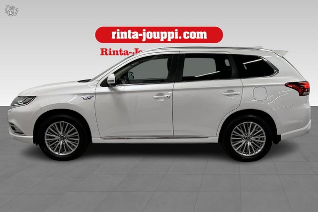 Mitsubishi Outlander PHEV 8