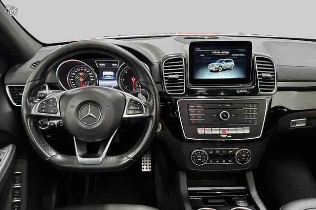 Mercedes-Benz GLS 17