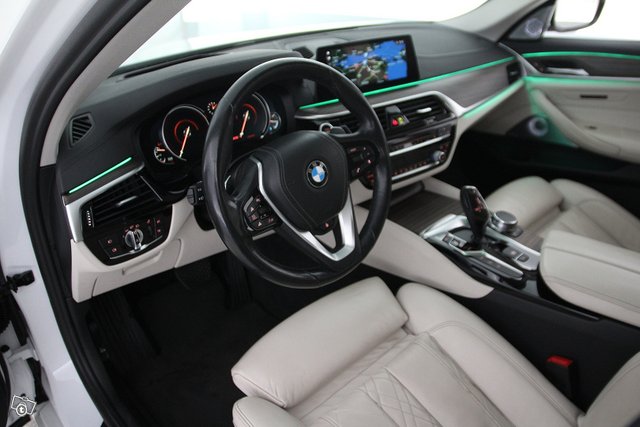 BMW 530e 10