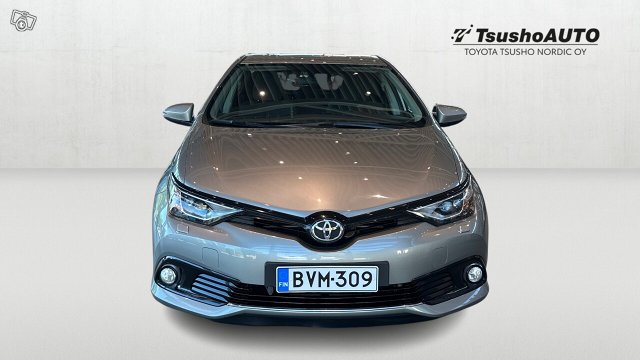 Toyota Auris 7