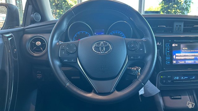 Toyota Auris 10