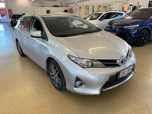 Toyota Auris 1