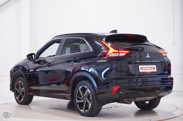 MITSUBISHI ECLIPSE CROSS 7