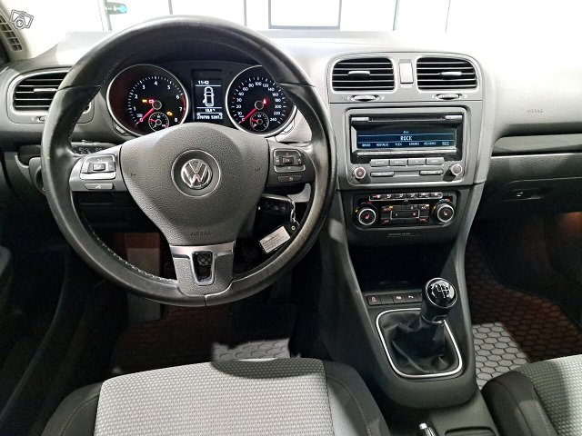 VOLKSWAGEN GOLF 11