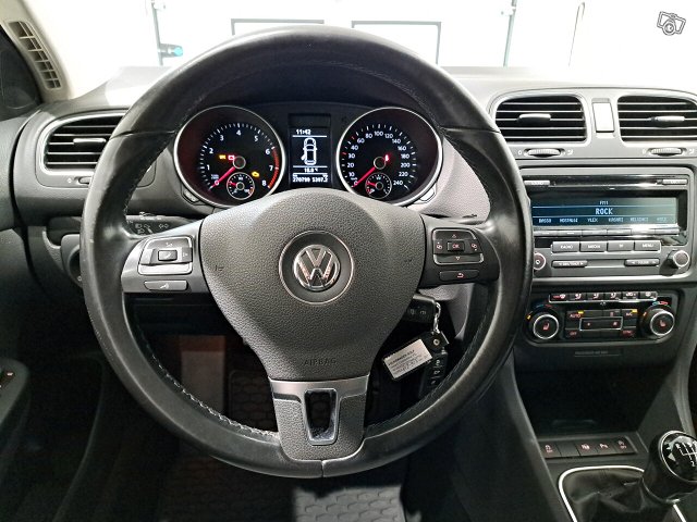 VOLKSWAGEN GOLF 12