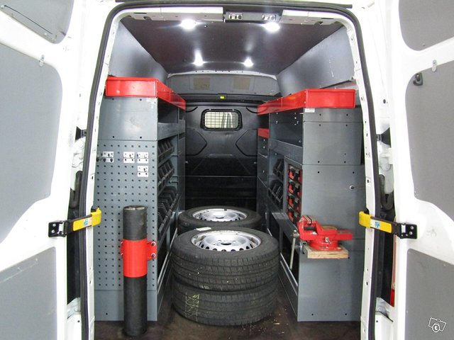 Ford Transit Custom 10