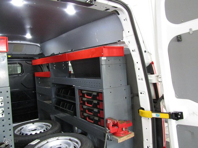 Ford Transit Custom 11