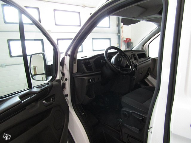 Ford Transit Custom 18