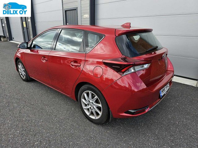 Toyota Auris 13