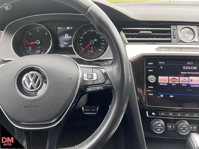 Volkswagen Passat 9