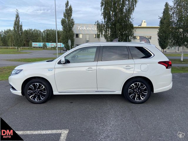 Mitsubishi Outlander PHEV 6