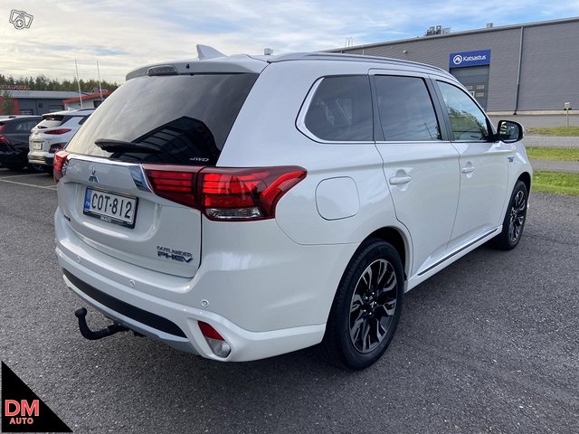 Mitsubishi Outlander PHEV 21