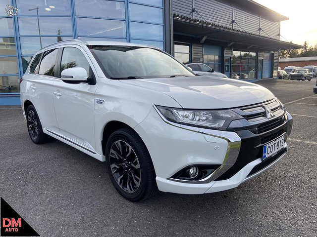 Mitsubishi Outlander PHEV 23