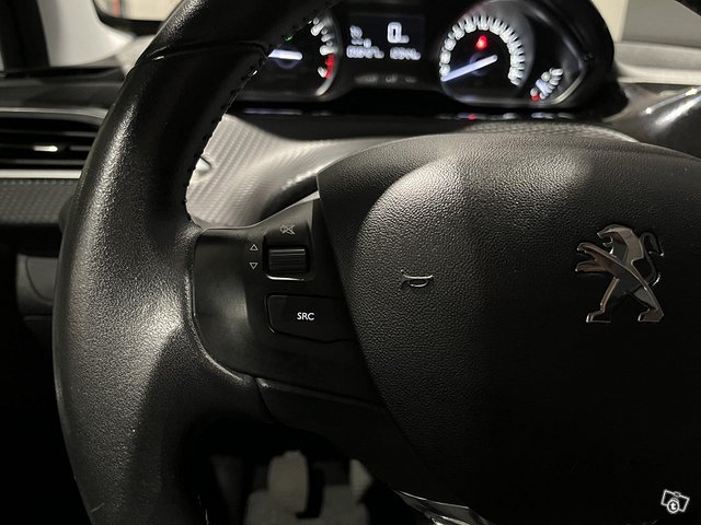 Peugeot 2008 5