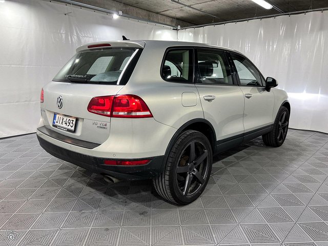 Volkswagen Touareg 2