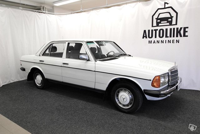 Mercedes-Benz 240, kuva 1