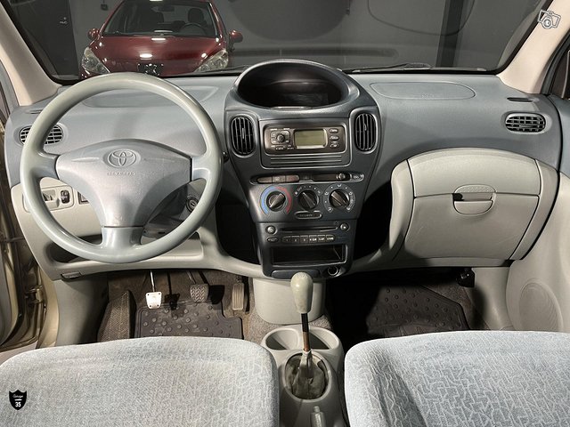 Toyota Yaris Verso 14