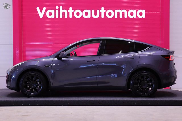 Tesla Model Y 22