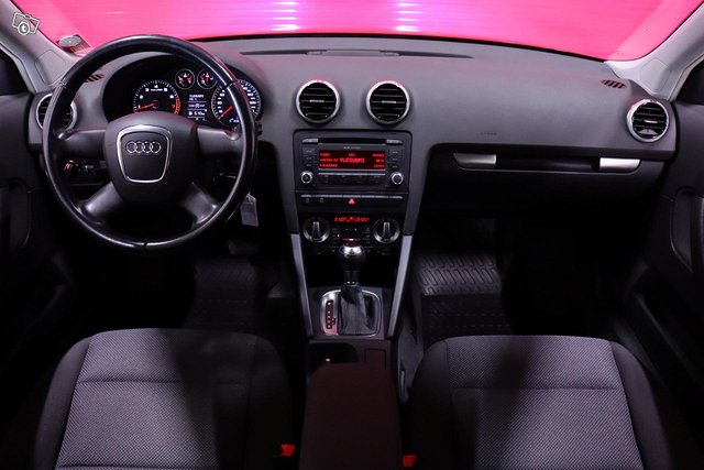 Audi A3 8