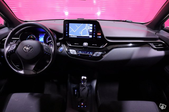 Toyota C-HR 6