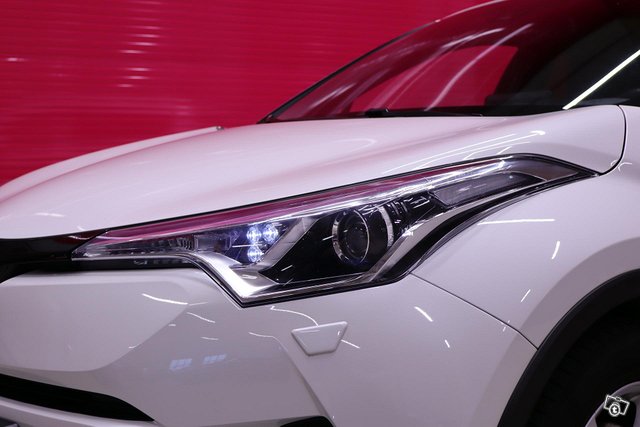 Toyota C-HR 24