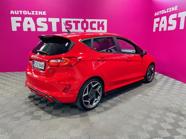 Ford Fiesta 14