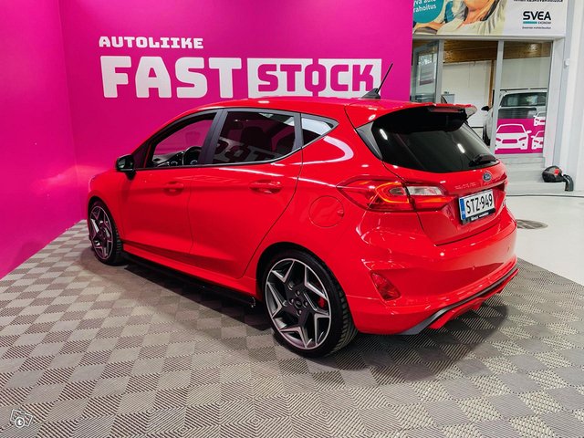 Ford Fiesta 16