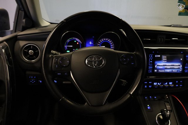 Toyota Auris 5