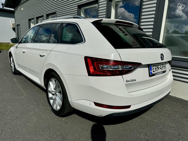 Skoda Superb 9