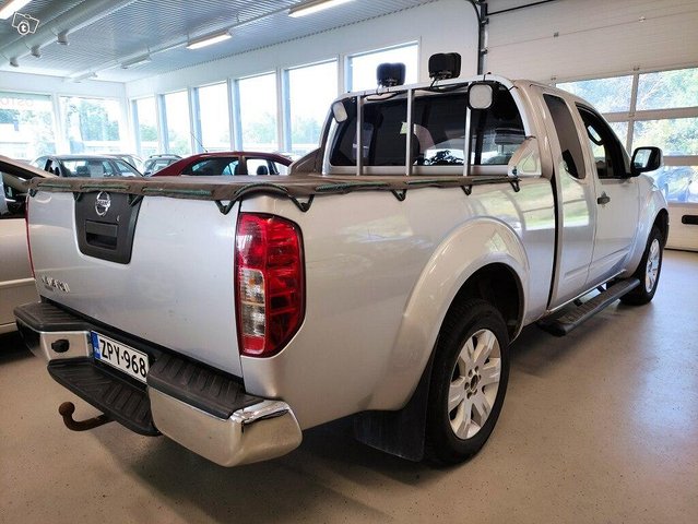 Nissan Navara 4