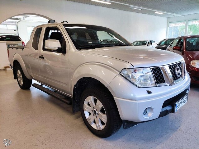 Nissan Navara 5