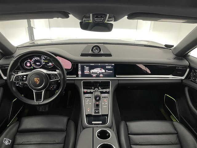 Porsche Panamera 14