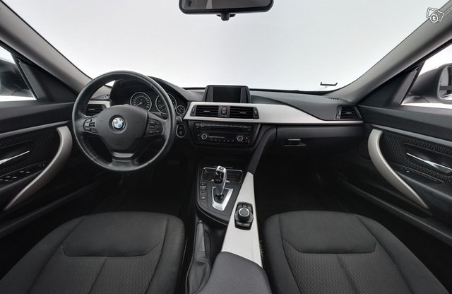 BMW 320 Gran Turismo 22