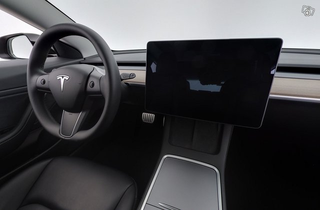 Tesla Model 3 9