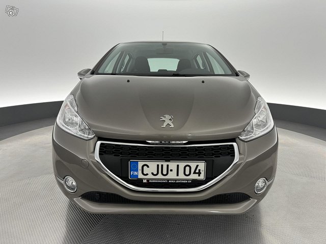 Peugeot 208 5