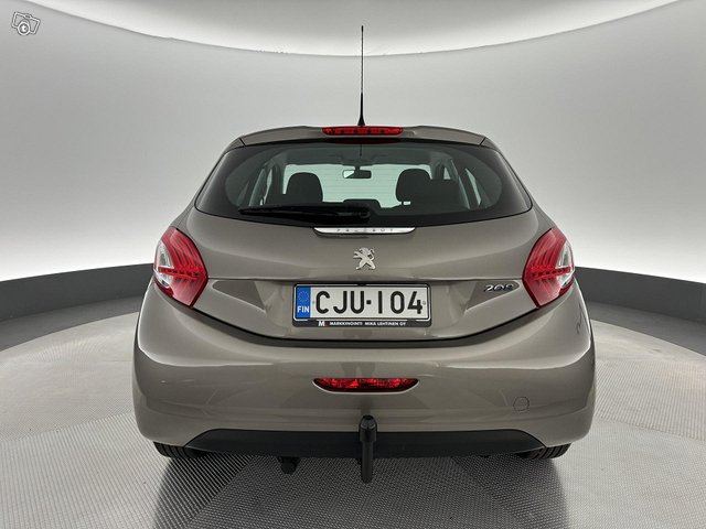 Peugeot 208 6