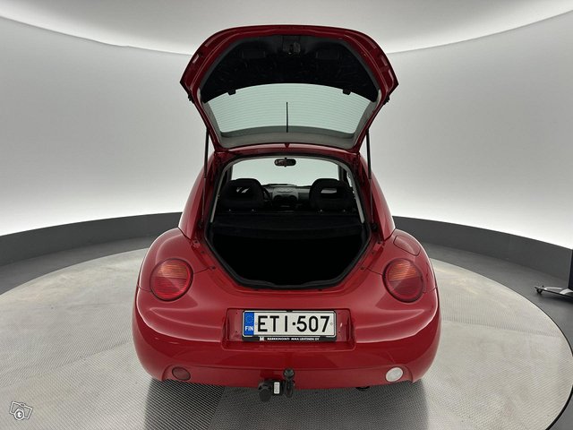 Volkswagen New Beetle 4