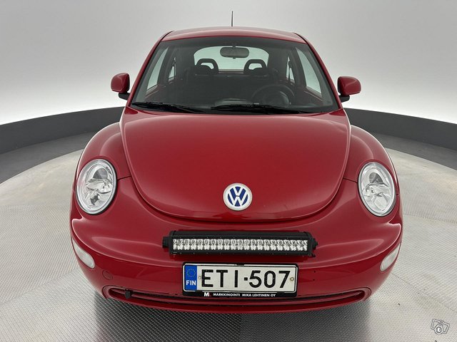 Volkswagen New Beetle 5