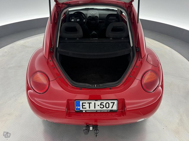 Volkswagen New Beetle 6