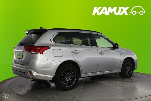 Mitsubishi Outlander PHEV 2