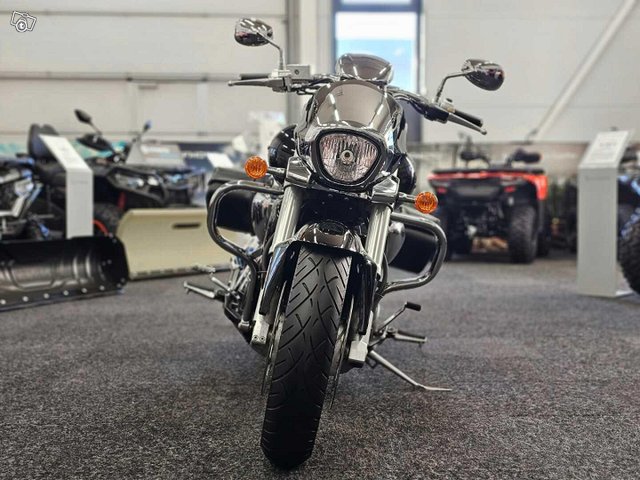 Suzuki Intruder 2