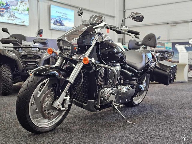 Suzuki Intruder 13