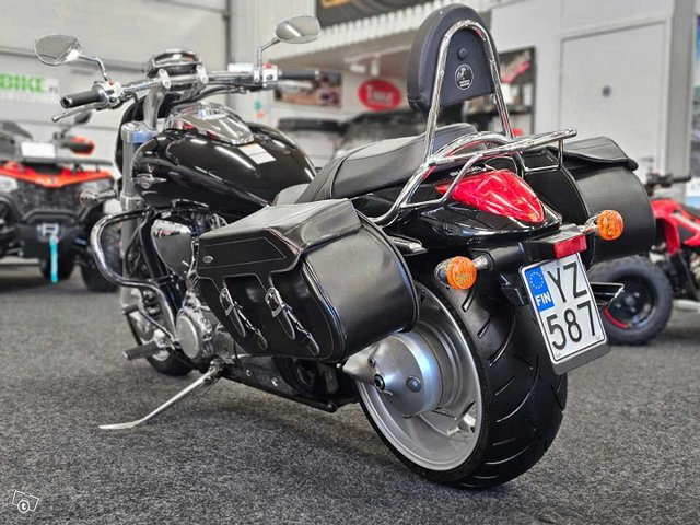 Suzuki Intruder 15