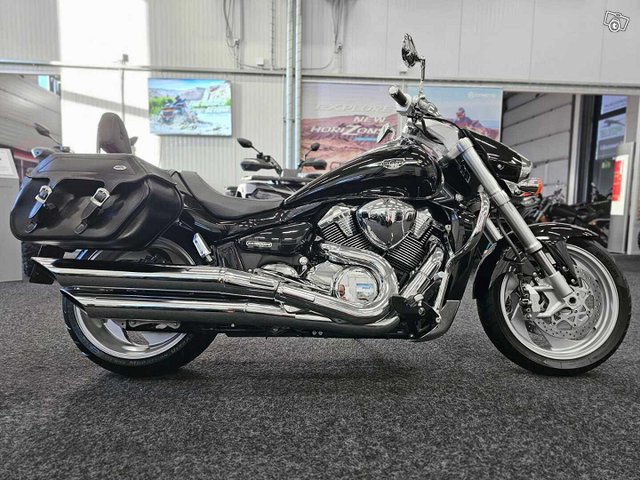 Suzuki Intruder 18