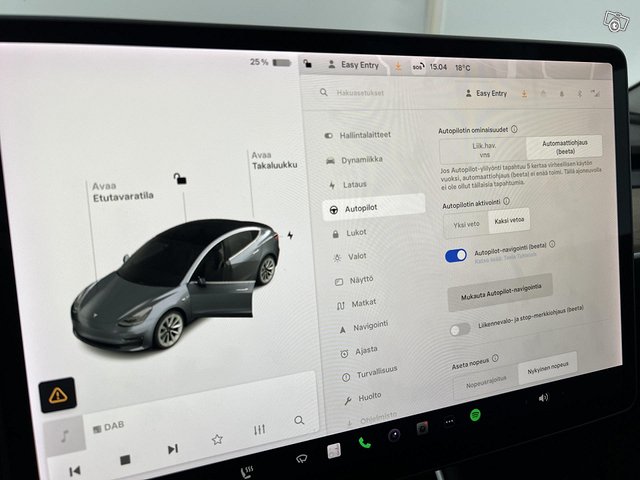 Tesla Model 3 4